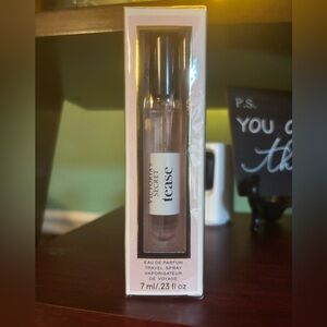 New w/Tag Victoria’s Secret  TEASE Eau de Parfum Travel Spray .23oz 

$15